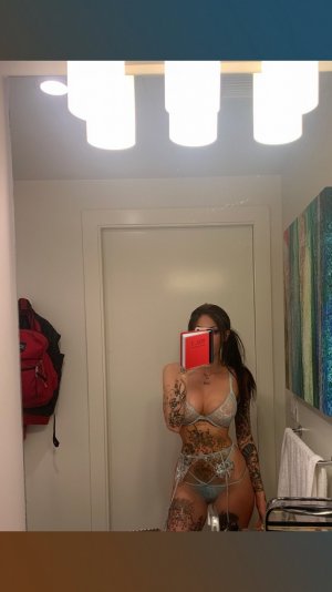 Sitty call girl in Cloverly MD and thai massage